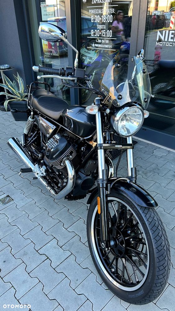 Moto Guzzi V9 - 9