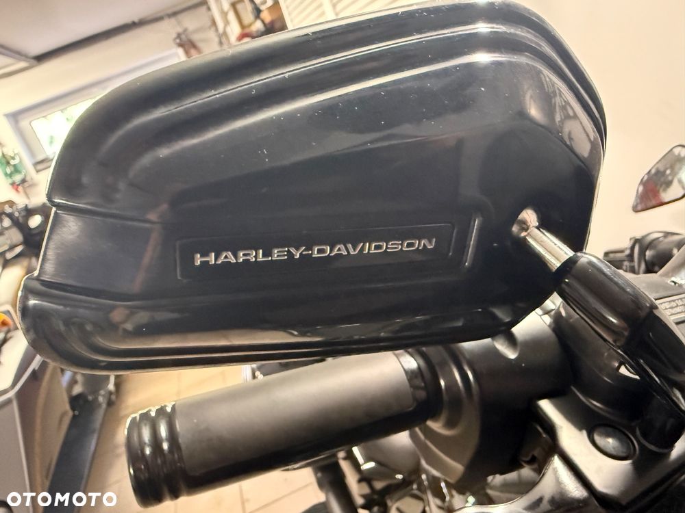 Harley-Davidson Touring Road Glide - 13