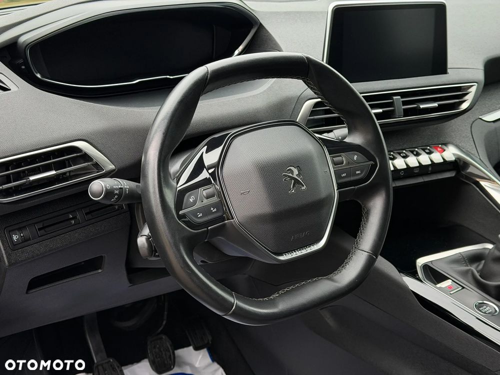 Peugeot 3008 1.5 BlueHDi Allure S&S - 19