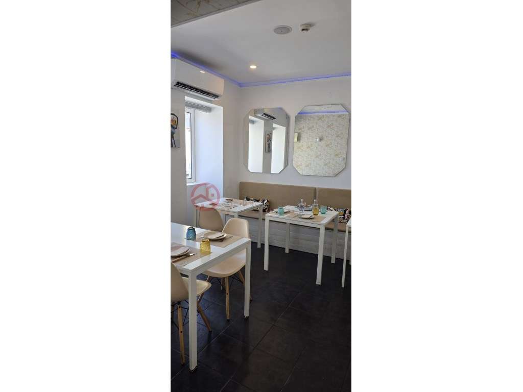 Trespasse de Restaurante na Baía da Amora - Grande imagem: 5/24