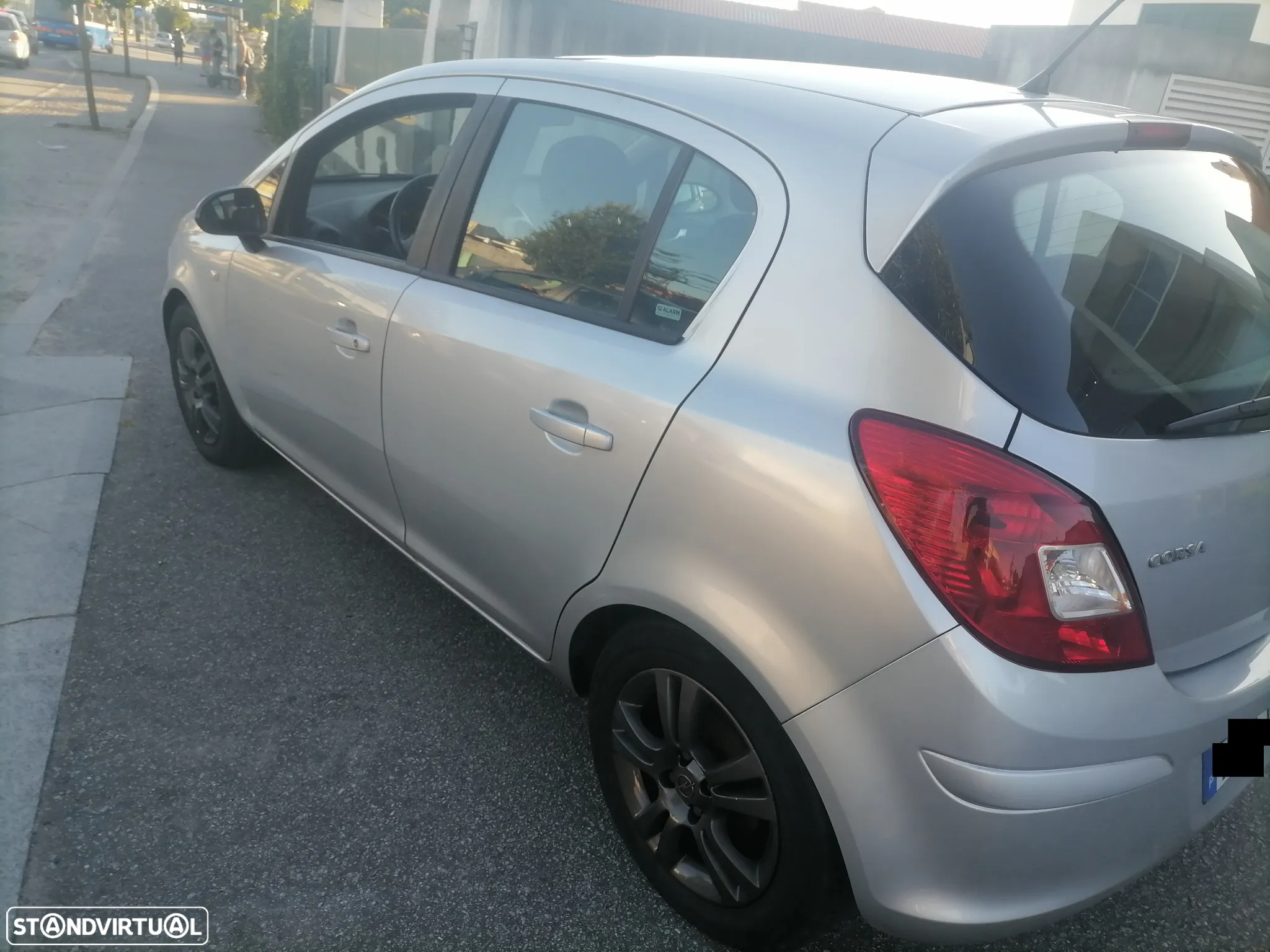 Opel Corsa 1.3 CDTi Enjoy EcoFLEX - 4