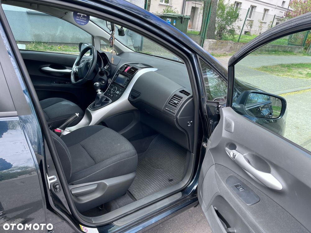 Toyota Auris 1.6 Premium - 11