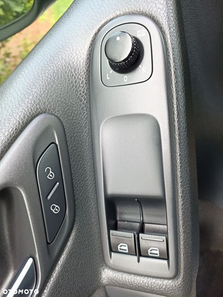Volkswagen Golf - 22