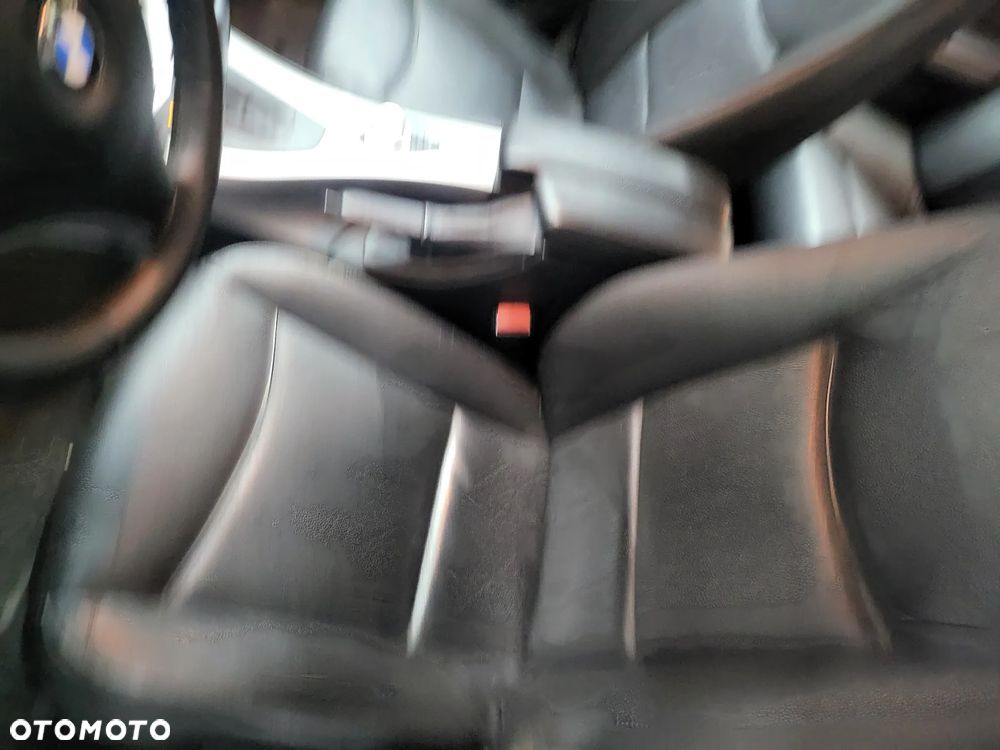 BMW Seria 3 318i - 17