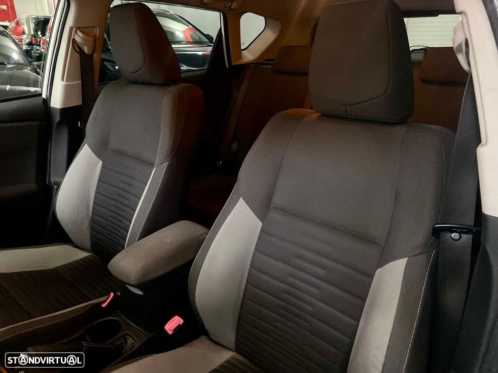 Toyota Auris 1.6 D-4D Exclusive - 14