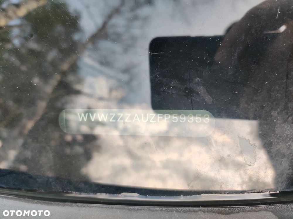 Volkswagen Golf 1.6 TDI DPF BlueMotion - 17