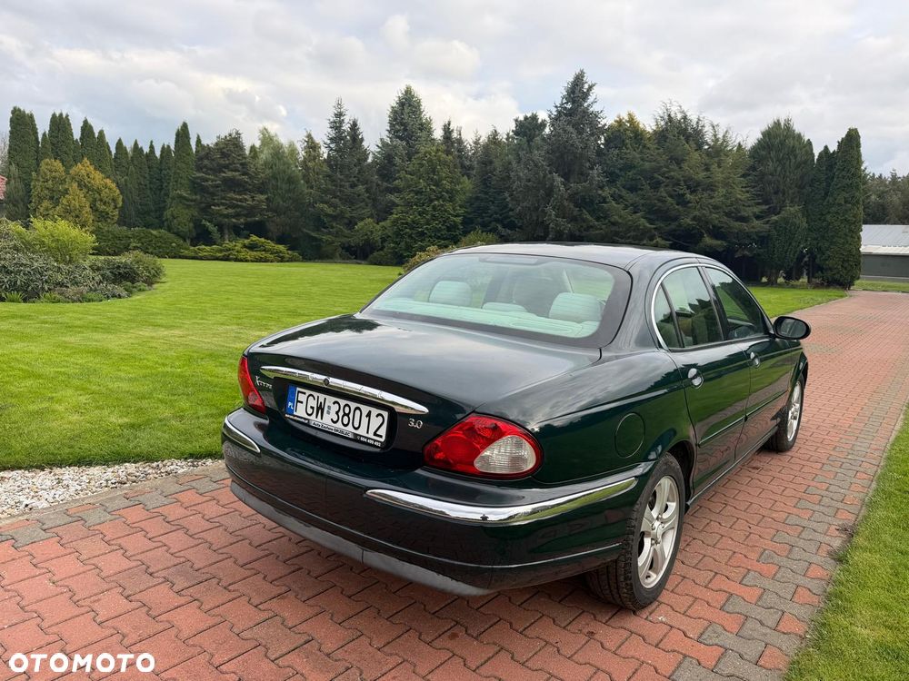Jaguar X-Type 2.0 V6 Sport - 11