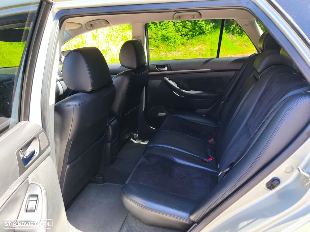 Toyota Avensis SW 2.2 D-CAT Sol+GPS - 6