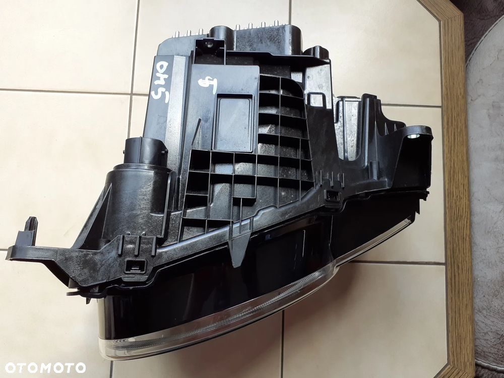 12279 Lampa prawy przód Land Rover Defender II 19- - 2