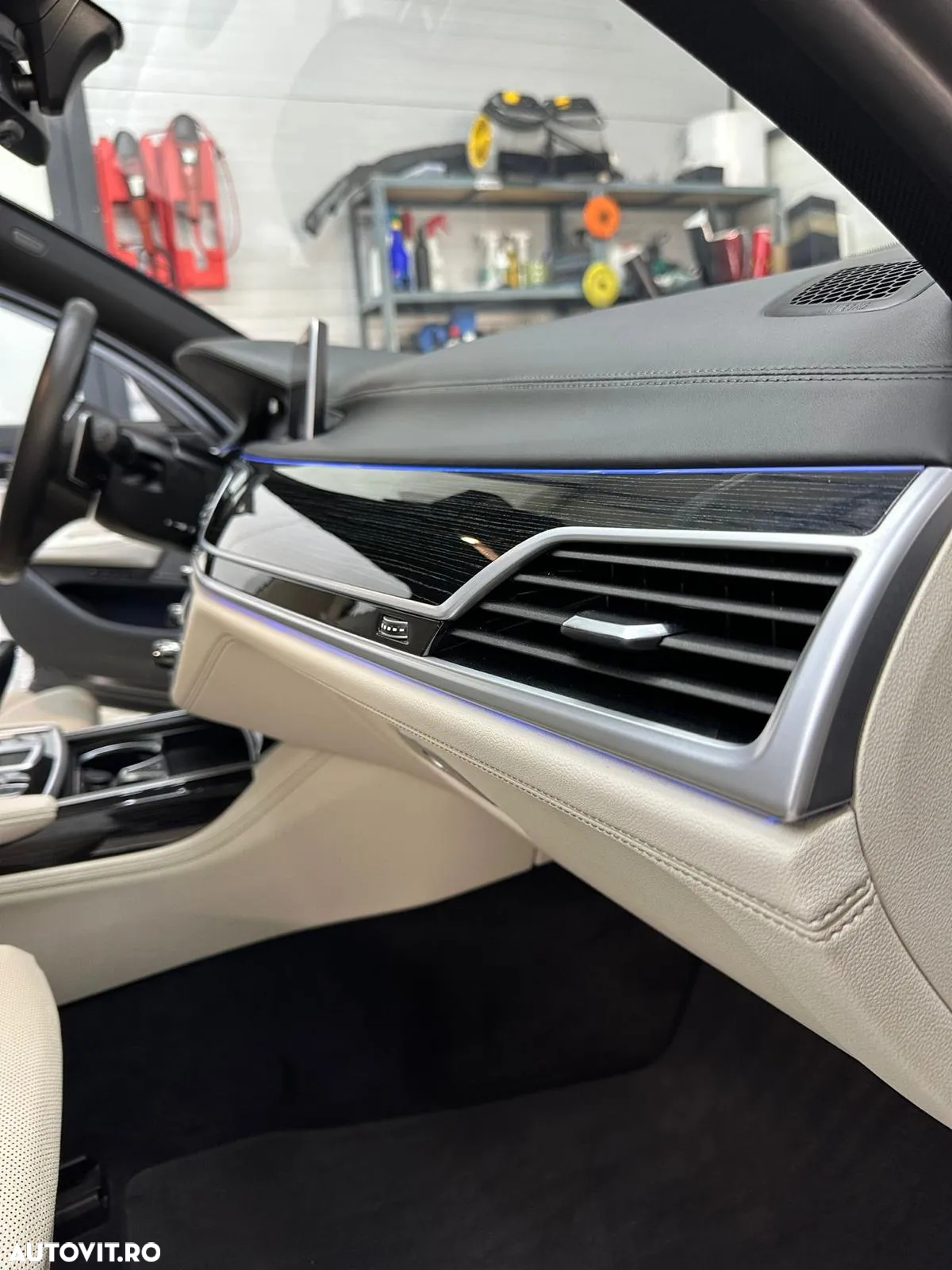 BMW Seria 7 730d xDrive MHEV - 14