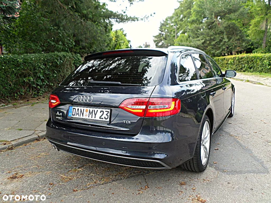 Audi A4 Avant 2.0 TDI DPF clean diesel S line Sportpaket - 32