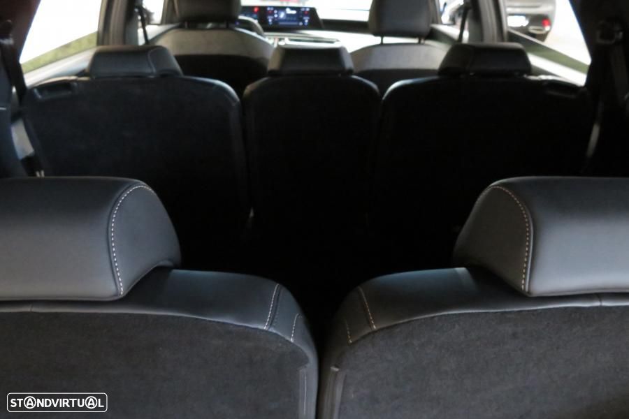 Peugeot 5008 1.2 Hybrid Allure e-DCS6 - 23