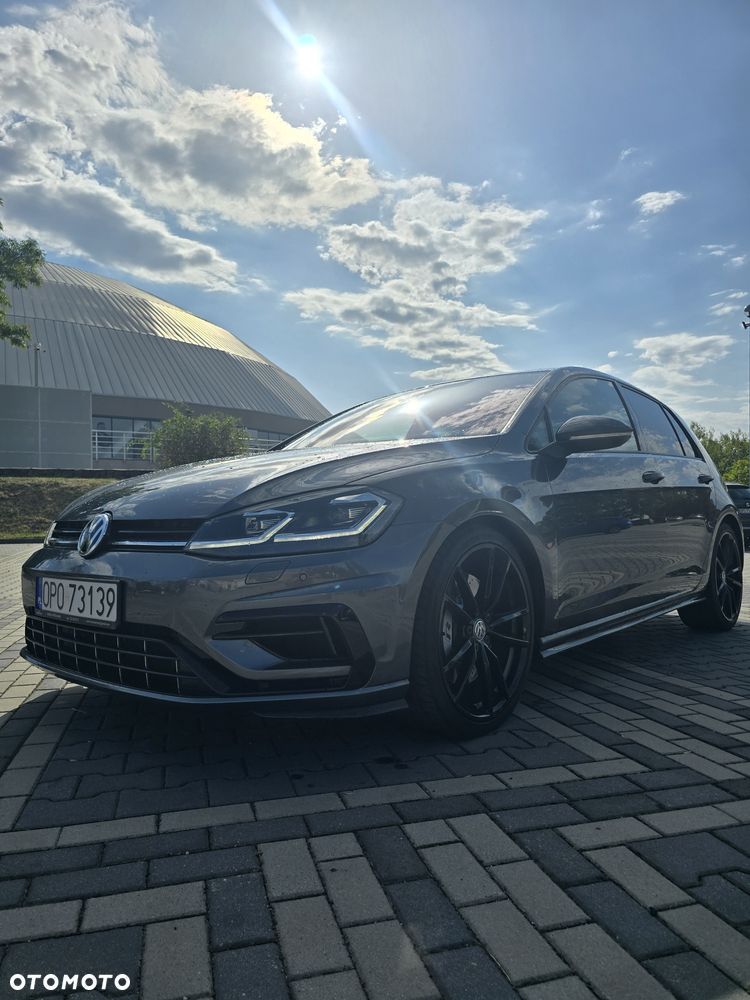 Volkswagen Golf - 2
