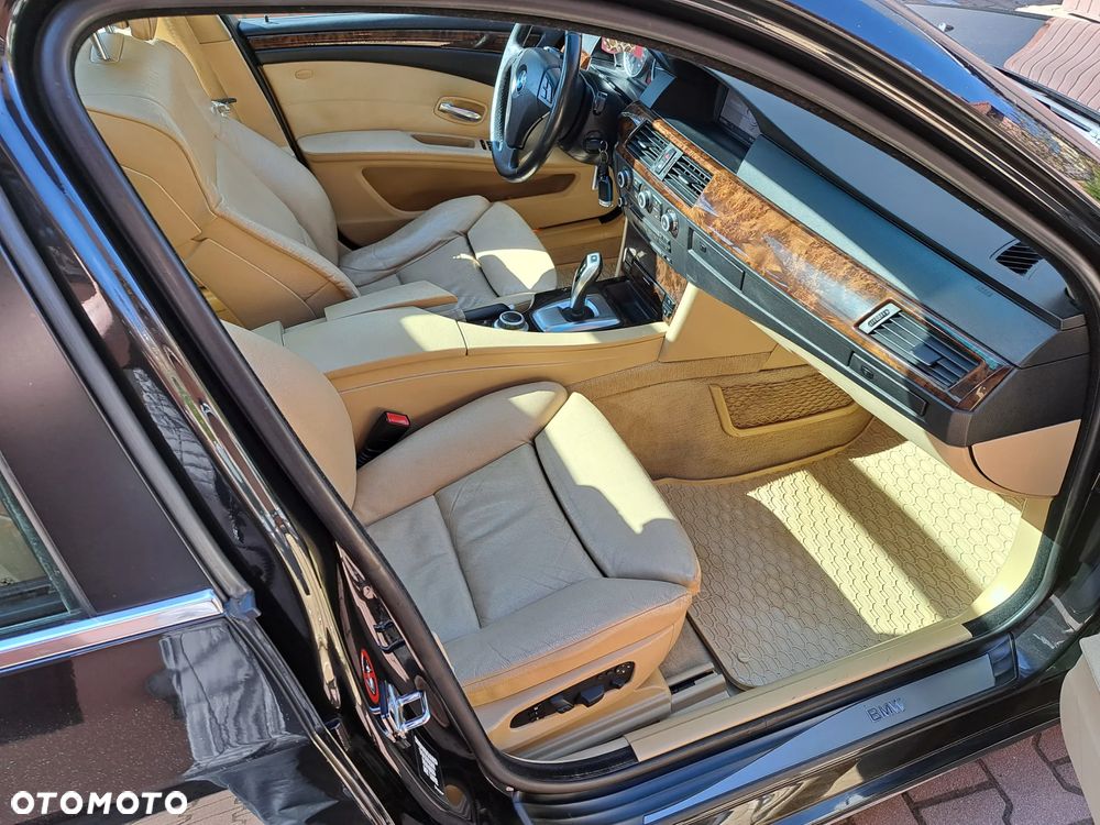 BMW Seria 5 525d - 5
