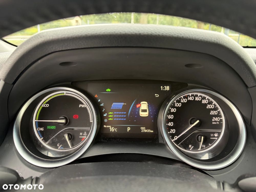 Toyota Camry Business Edition - 12