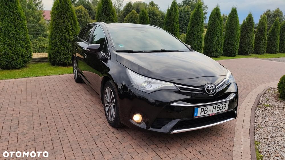 Toyota Avensis 2.0 D-4D Premium - 3