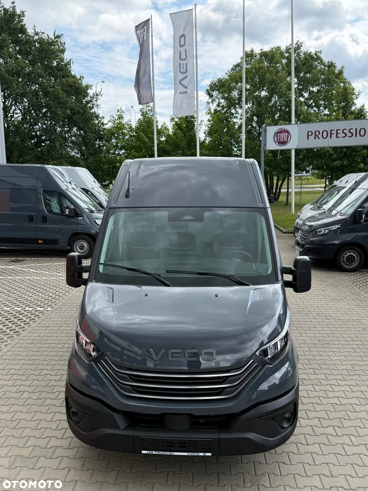 Iveco DAILY 35S18A8HV 12M3 AUTOMAT OKAZJA OD RĘKI - 2