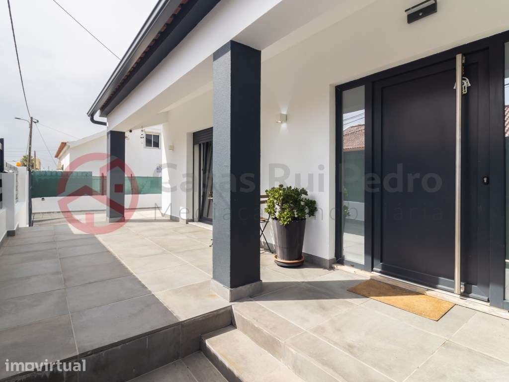 Moradia T3+2 Remodelada com garagem 740 m² de Terreno em St Antonio... - Grande imagem: 2/60