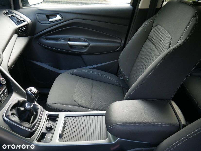 Ford Kuga - 28