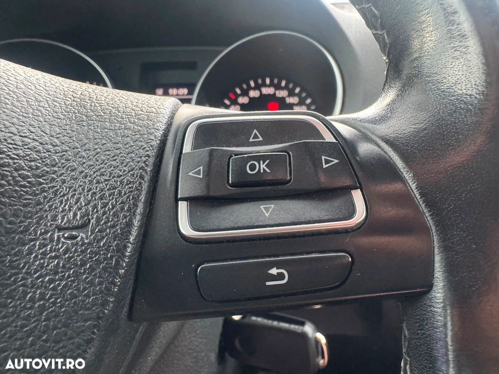 Volkswagen Golf 1.6 TDI DPF move - 12