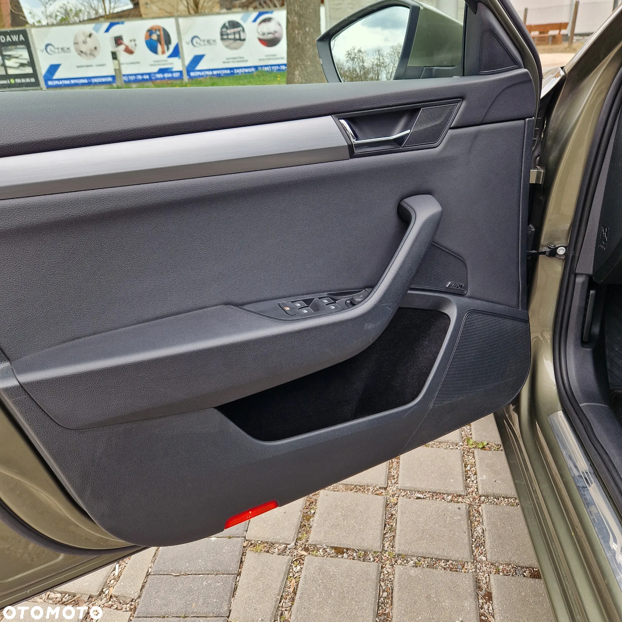 Skoda Superb Combi 2.0 TDI 4x4 DSG Ambition - 8