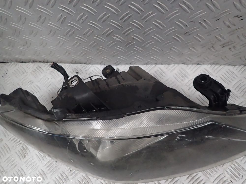 LAMPA PRAWY PRZÓD SEAT IBIZA IV 89319159 - 2