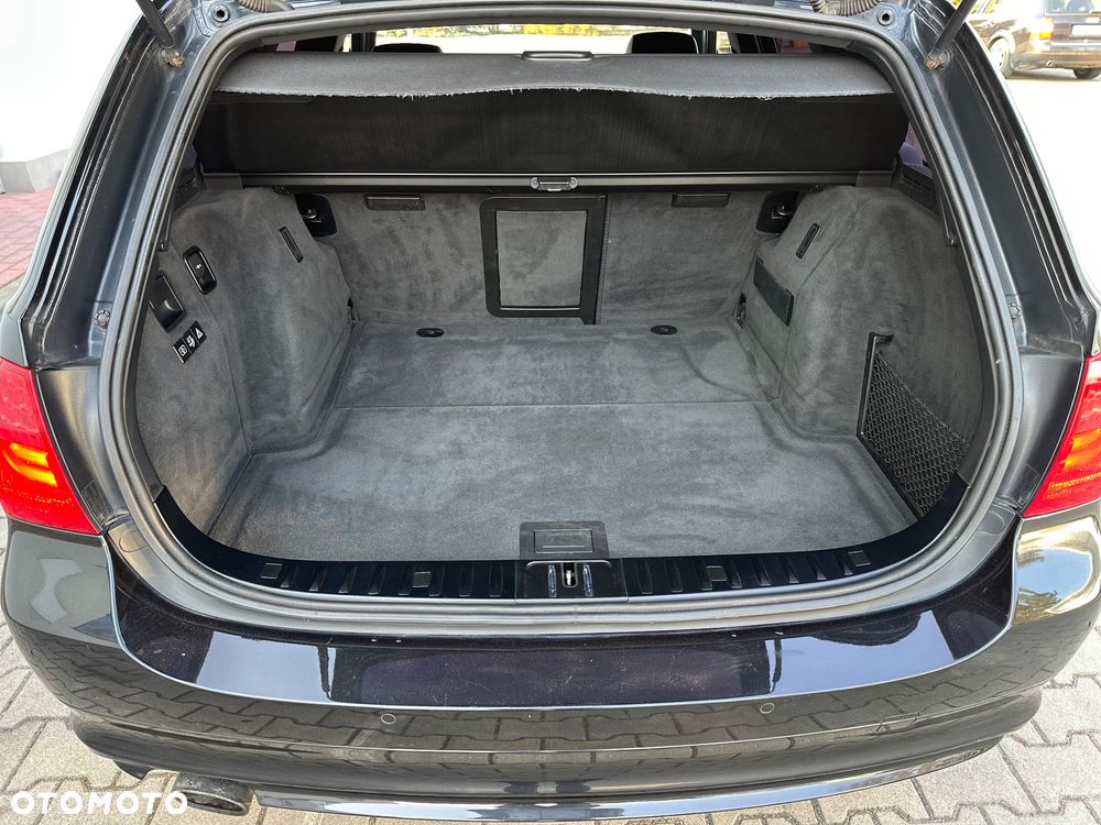 BMW Seria 3 320d xDrive - 13