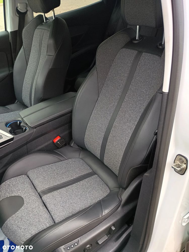 Peugeot 3008 1.2 PureTech Allure Pack S&S EAT8 - 23