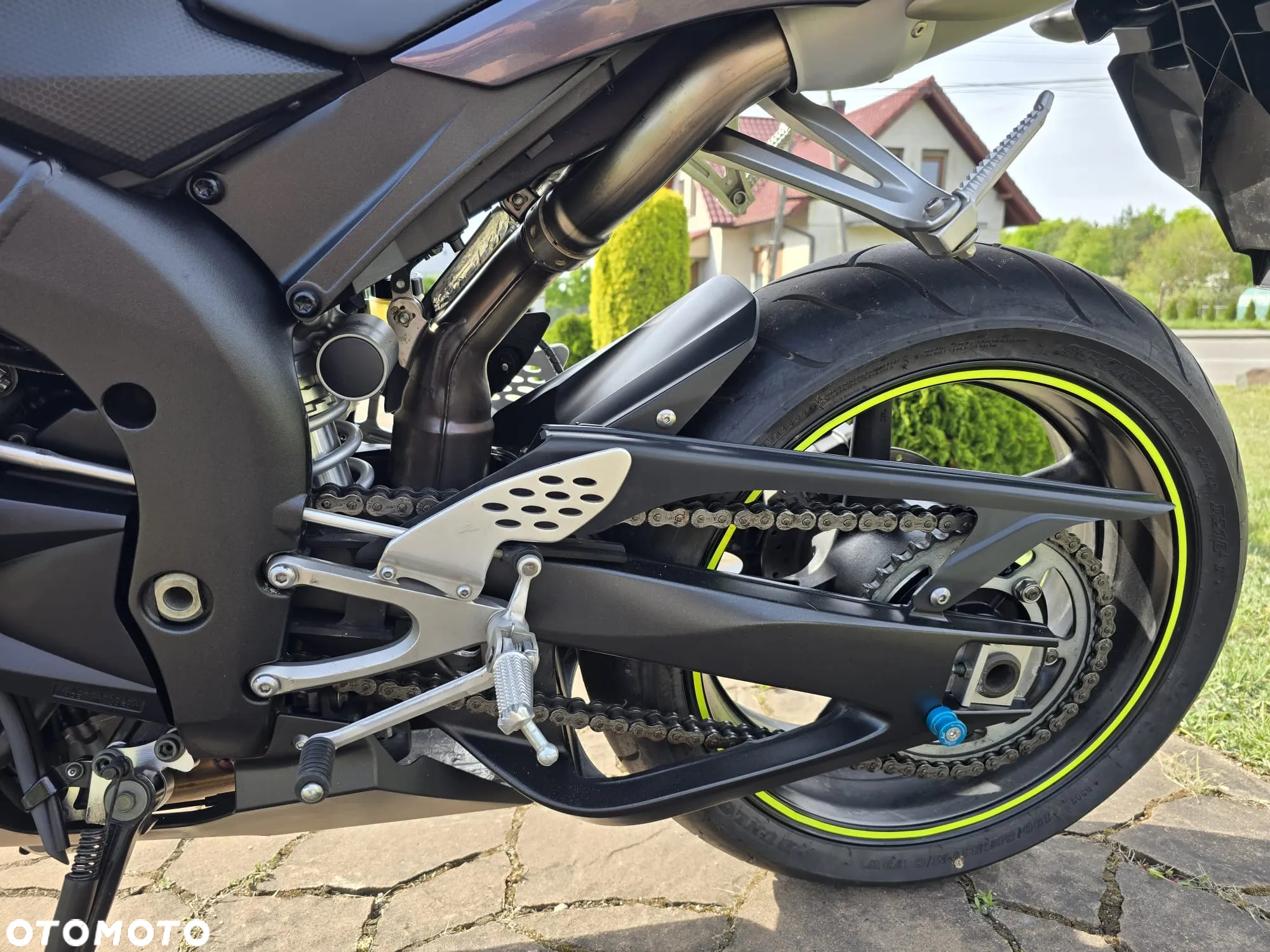 Yamaha R1 - 15