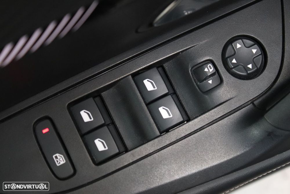 Peugeot 2008 1.2 PureTech Allure EAT8 - 20