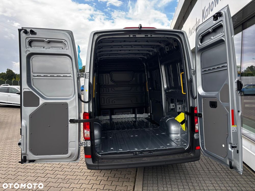 Volkswagen Crafter L3H3 140 KM 6-MANUAL - 11