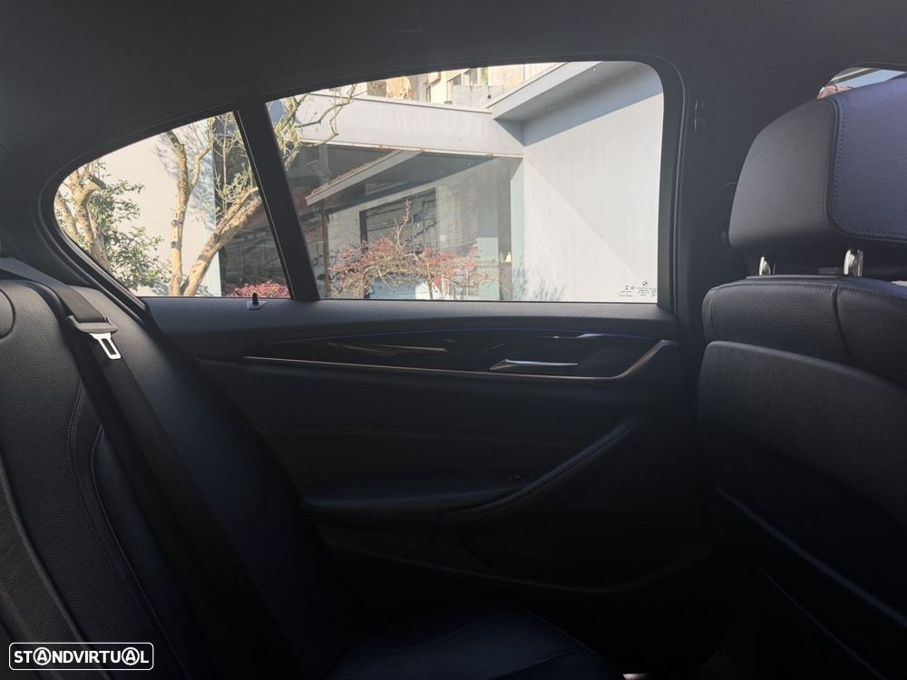 BMW 530 e iPerformance Line Luxury - 16