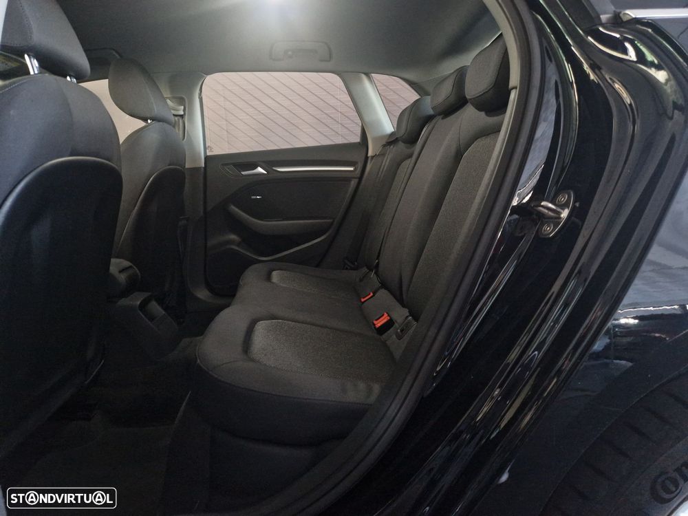 Audi A3 Sportback 1.6 TDI Advance - 19