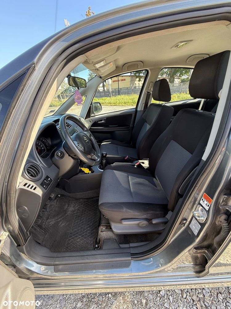 Suzuki SX4 - 8