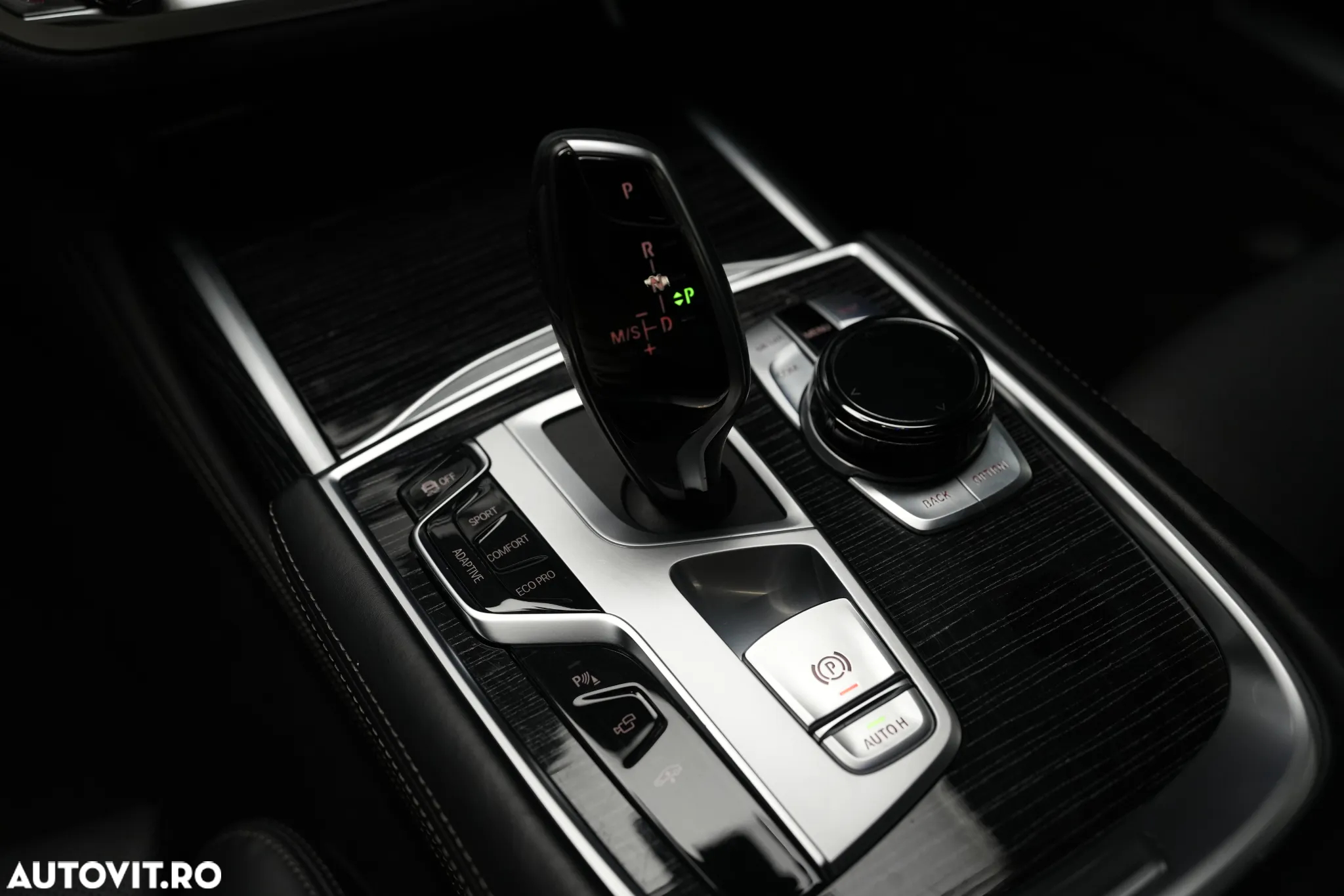 BMW Seria 7 740d xDrive MHEV - 26