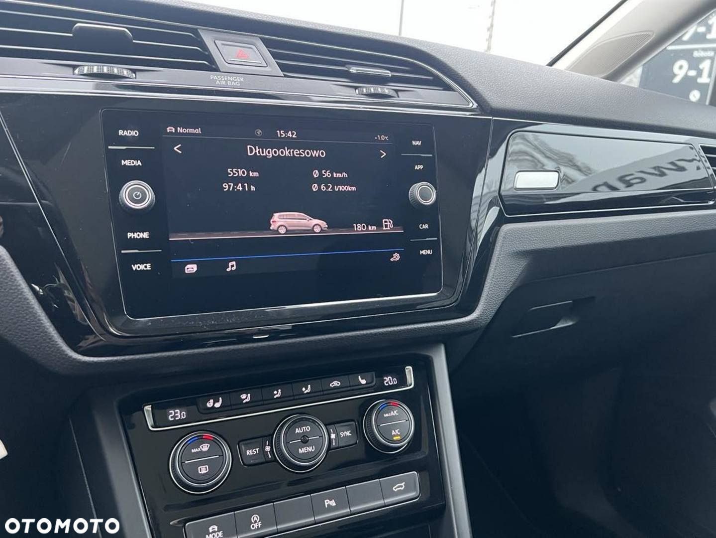 Volkswagen Touran - 23