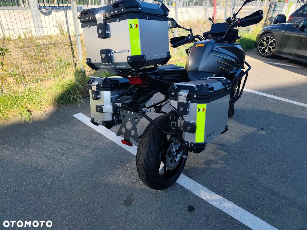 QJMOTOR SRT900S - 11