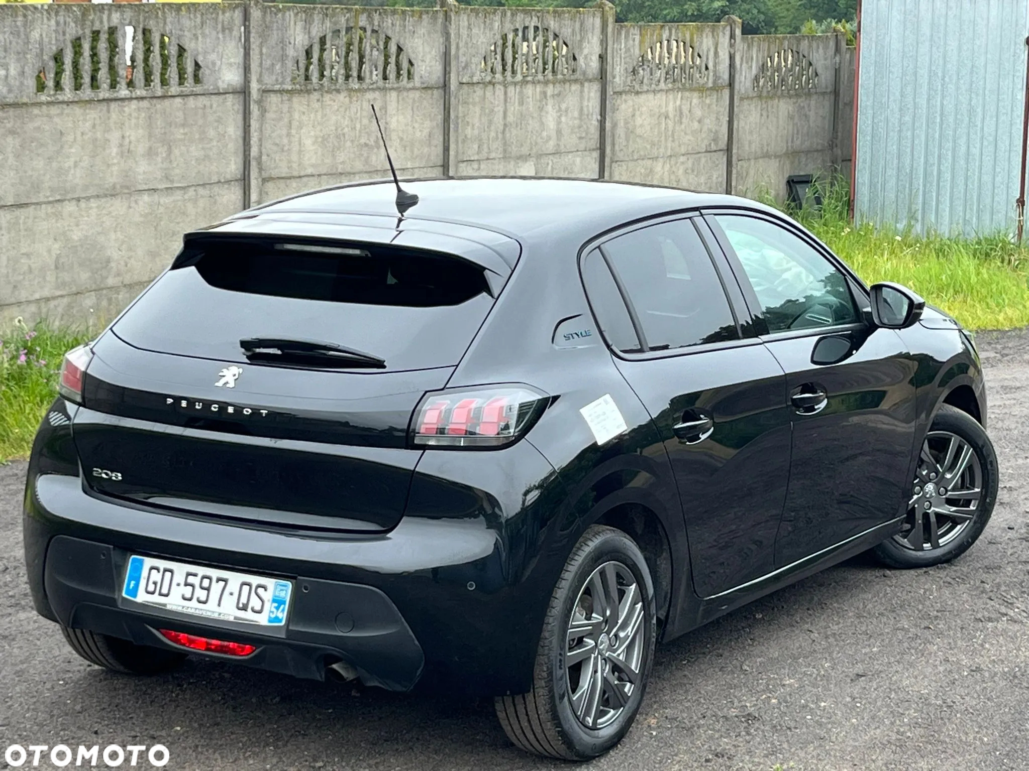 Peugeot 208 - 22