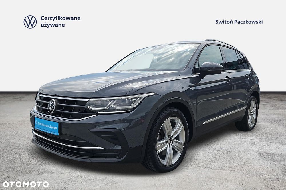 Volkswagen Tiguan - 1