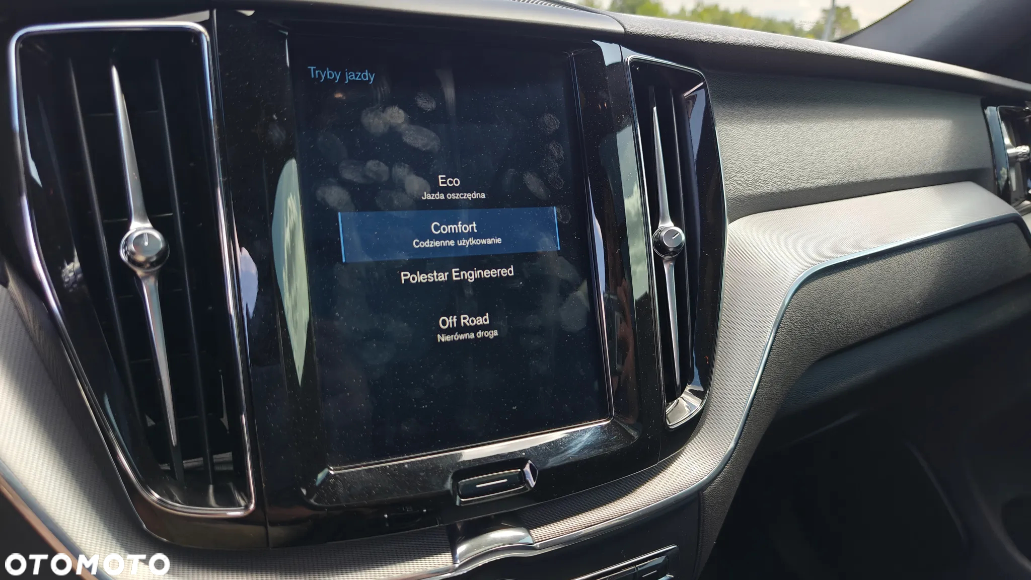 Volvo XC 60 T6 AWD Geartronic RDesign - 22
