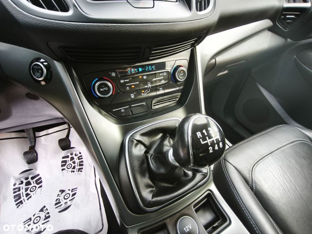 Ford Kuga - 12