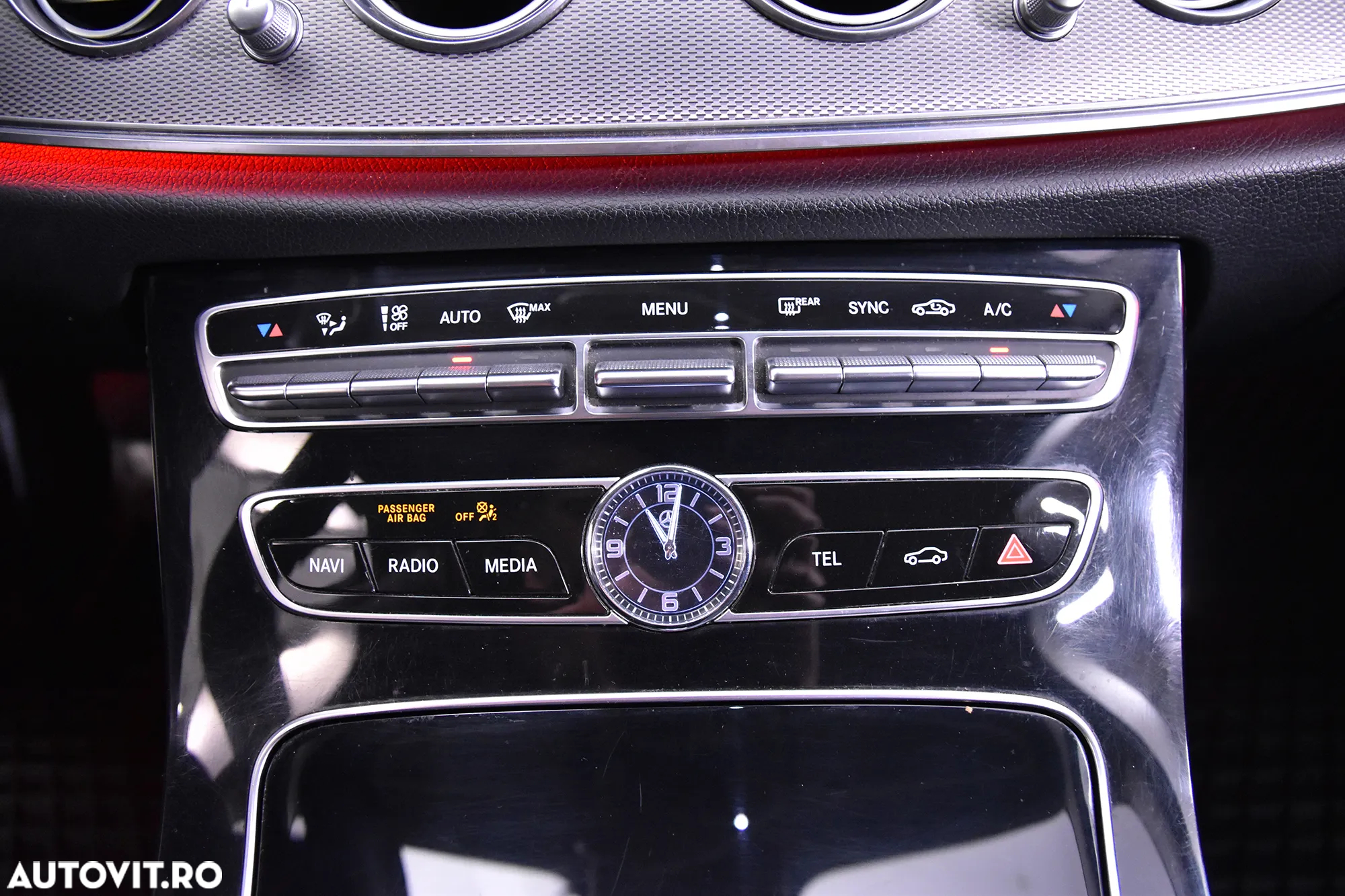 Mercedes-Benz E 220 d 4Matic T 9G-TRONIC - 19