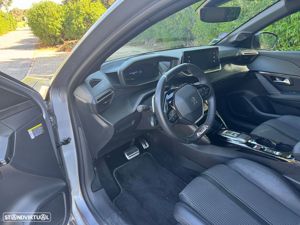 Peugeot 208 1.2 PureTech GT EAT8 - 10