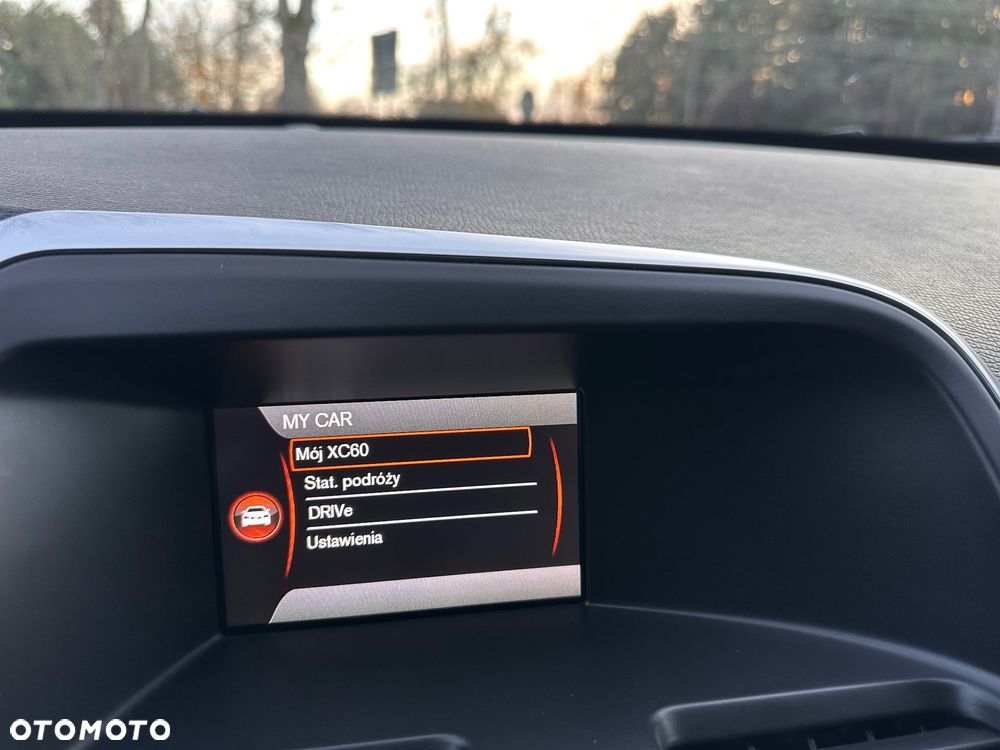 Volvo XC 60 D4 Momentum - 35