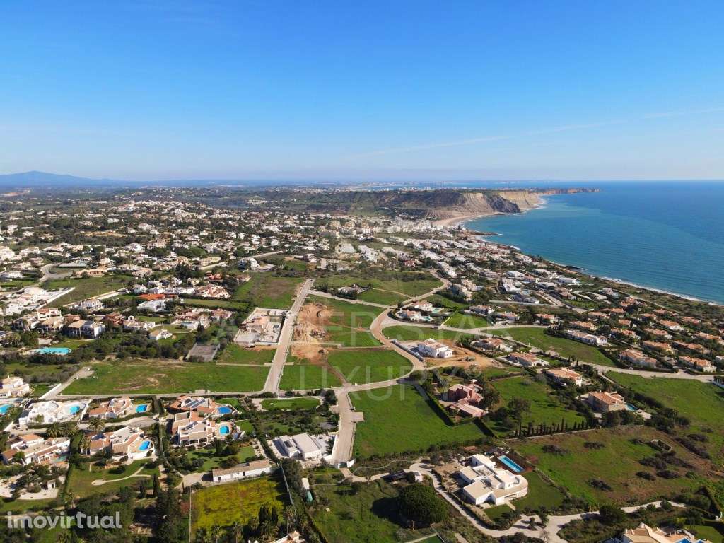 Lote Privilegiado com Vista Panorâmica Sobre o Mar - Grande imagem: 2/15