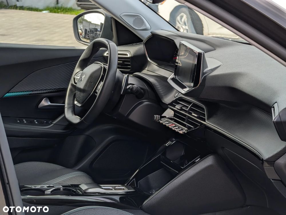 Peugeot 2008 BlueHDi 130 Allure S&S EAT8 - 32