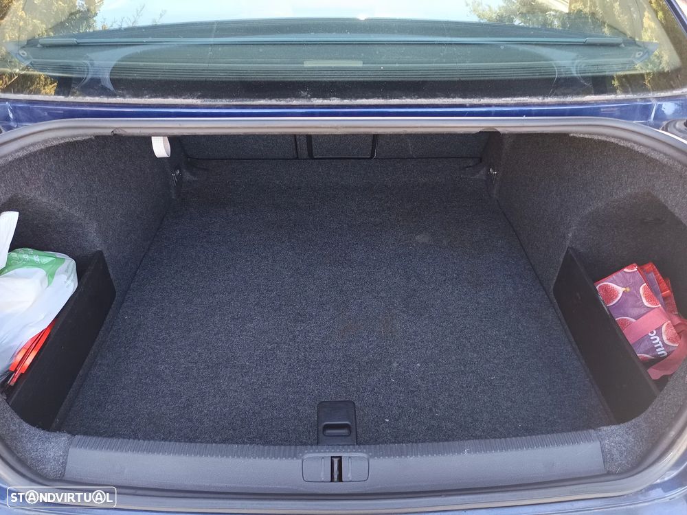 VW Passat 2.0 TDI Highline - 11