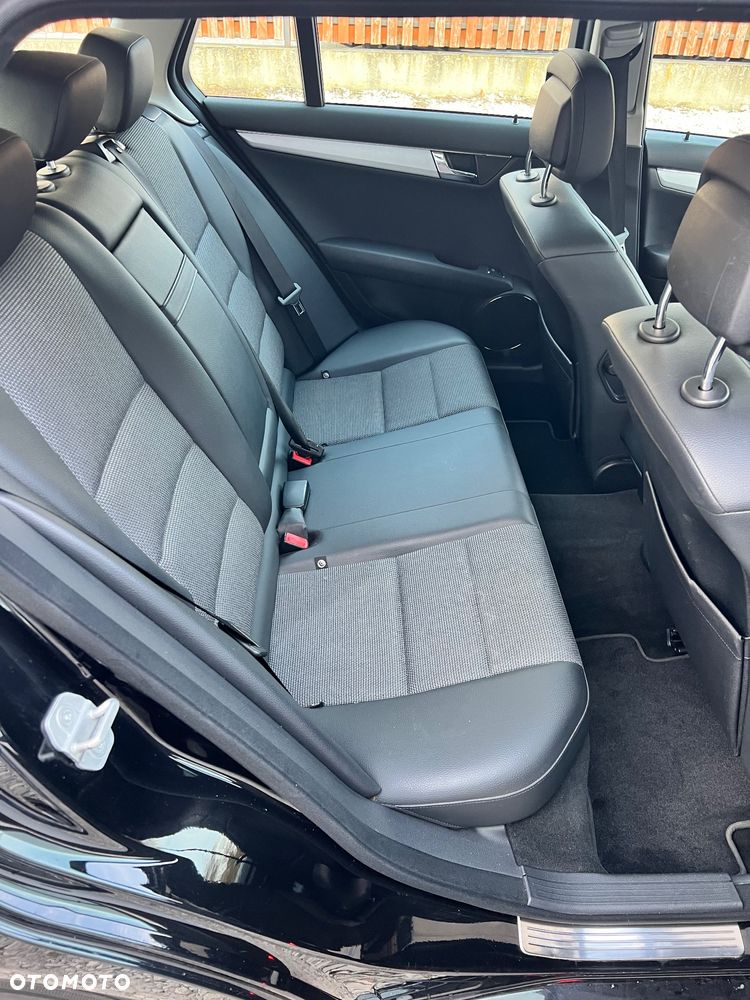 Mercedes-Benz Klasa C 220 CDI Avantgarde Edition - 15