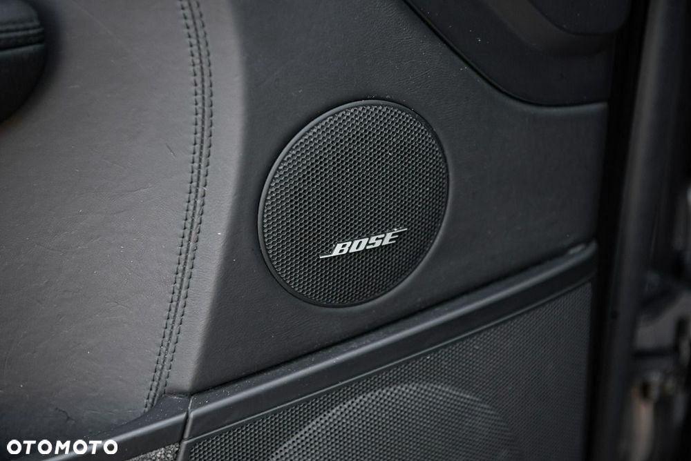 Porsche Cayenne Turbo Tiptronic S - 29
