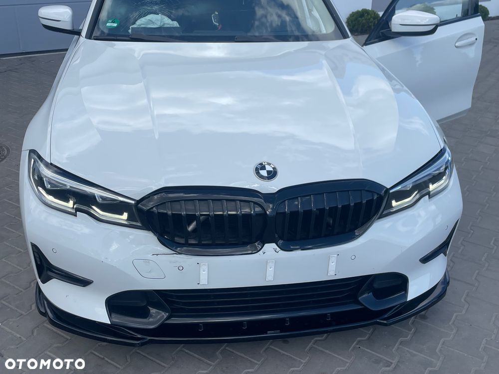 BMW Seria 3 318d Sport Line - 16